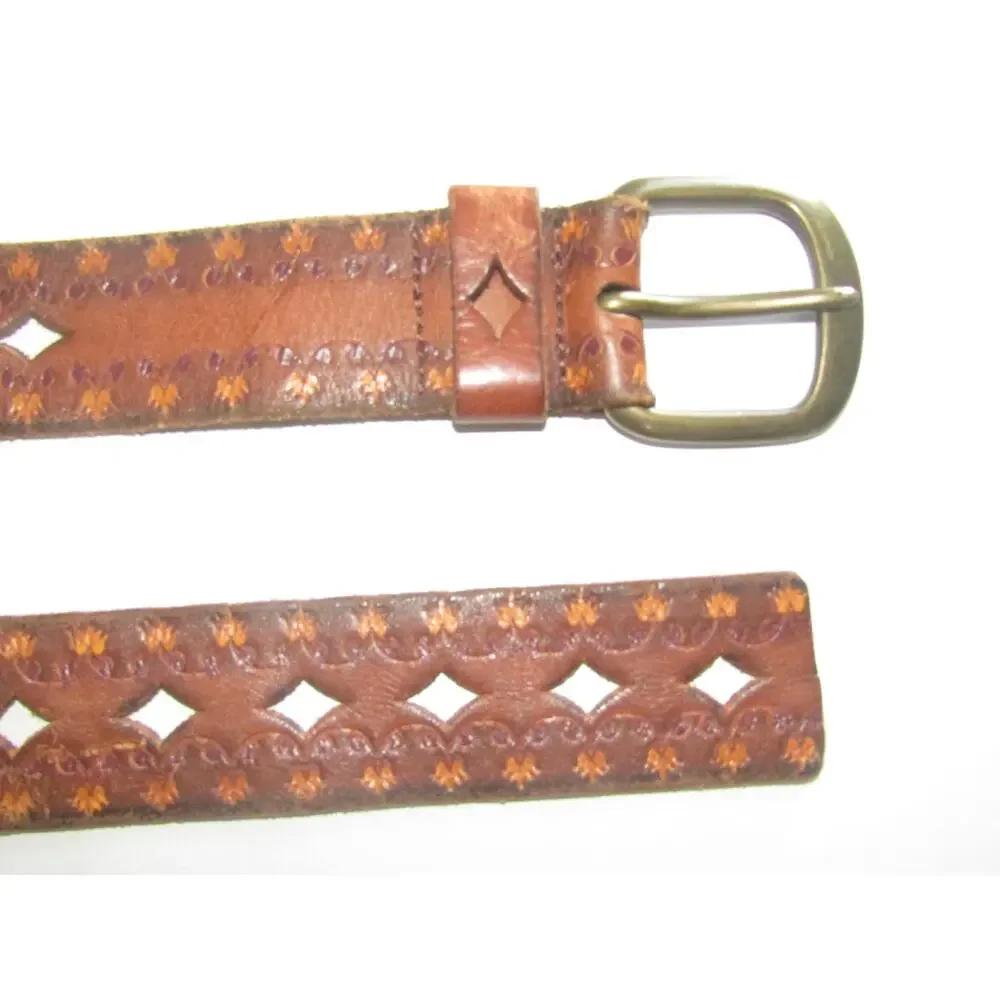 Buckle‎ Brown Tooled Leather Belt Size 32 Cutout Western Vintage Look